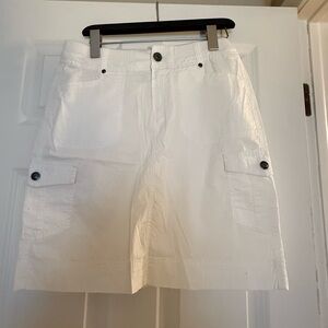Alpine Design White Cargo Mini Skirt